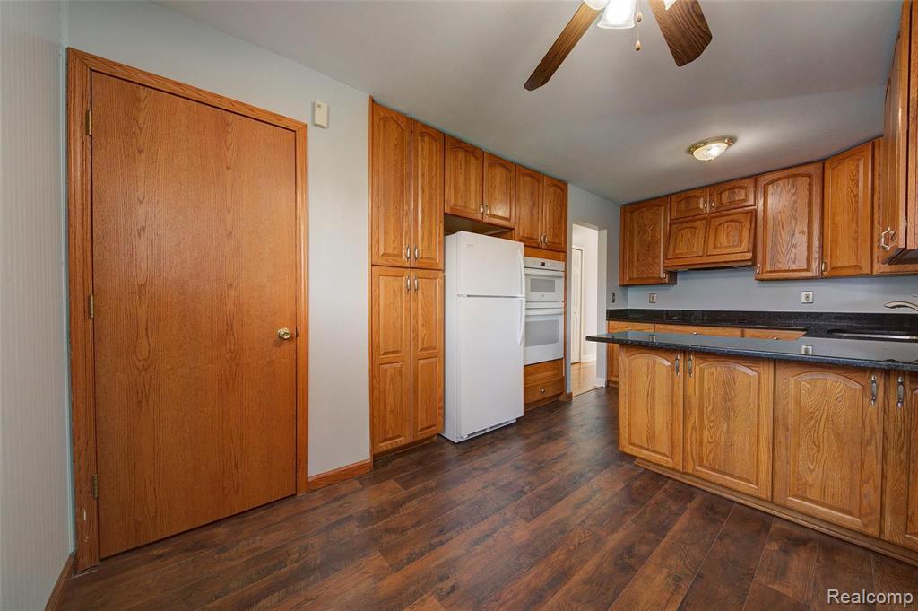 6480 Dillon Road Garden City, MI 48135 - Photo 12 of 45
