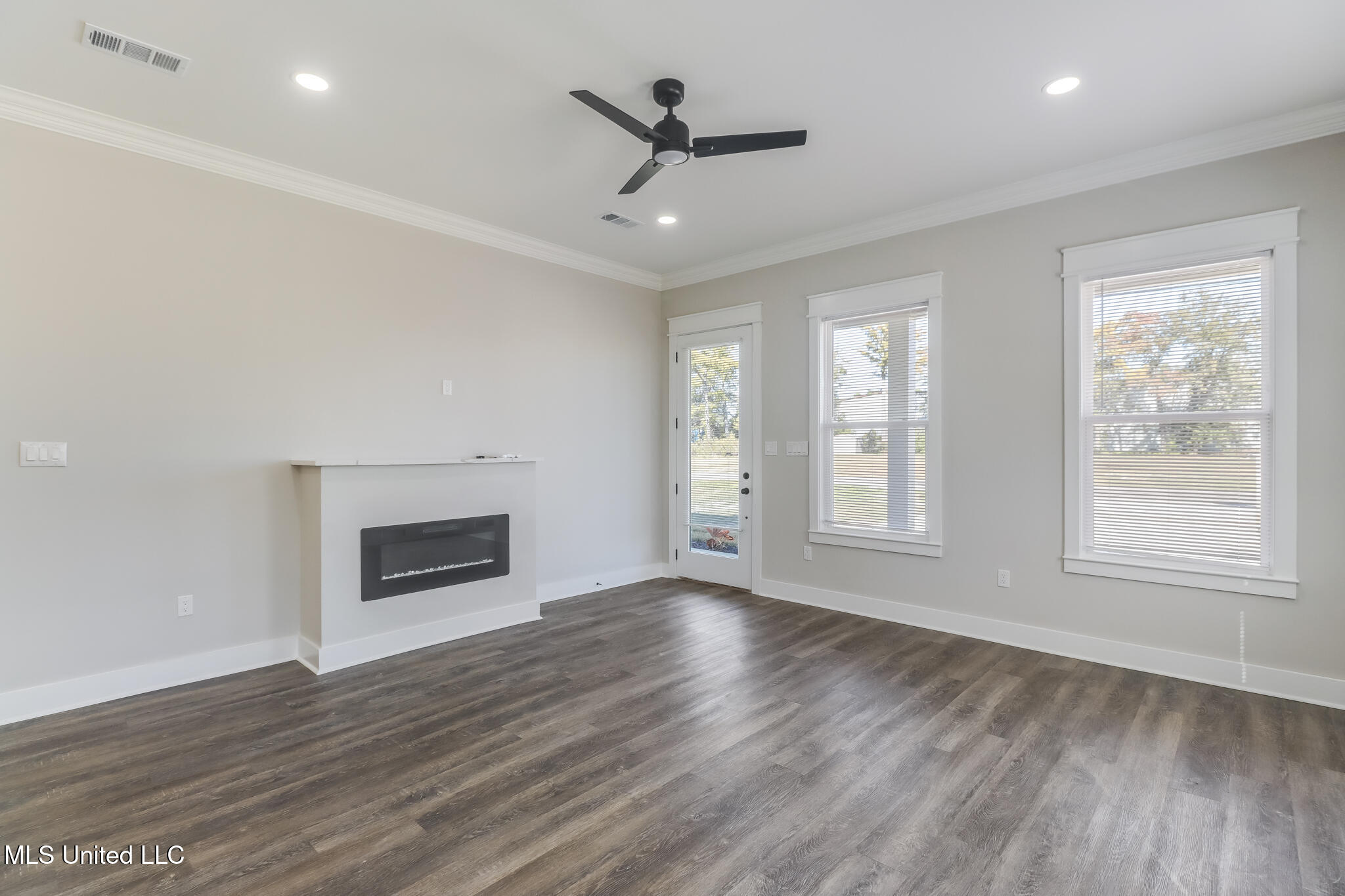 2397 33rd Street Gulfport, MS 39501 - Photo 4 of 22 Photo Nov 12 2025, 11 09 44 AM (2)