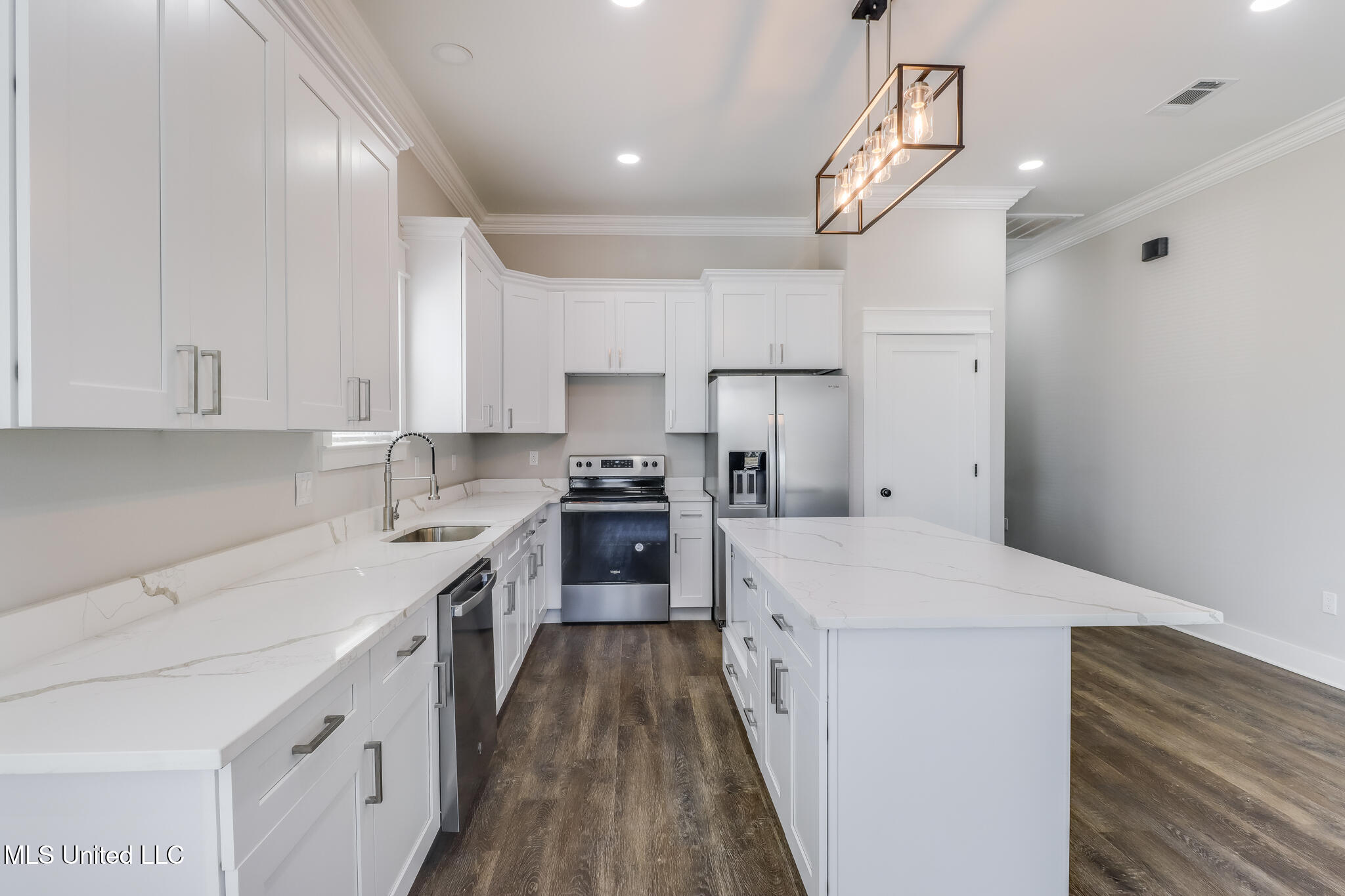 2397 33rd Street Gulfport, MS 39501 - Photo 7 of 22 Photo Nov 12 2025, 11 08 55 AM (2)