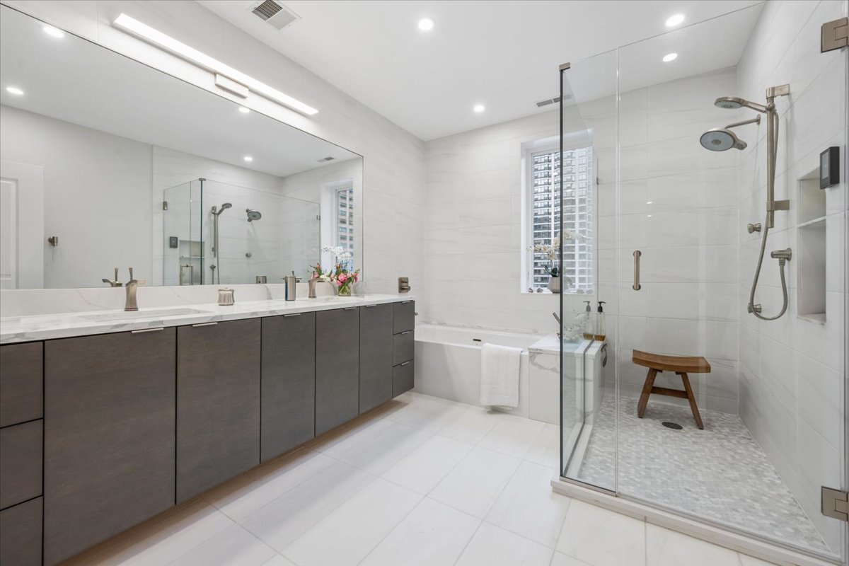 55 East Erie Street, Unit SHD Chicago, IL 60611 - Photo 20 of 43