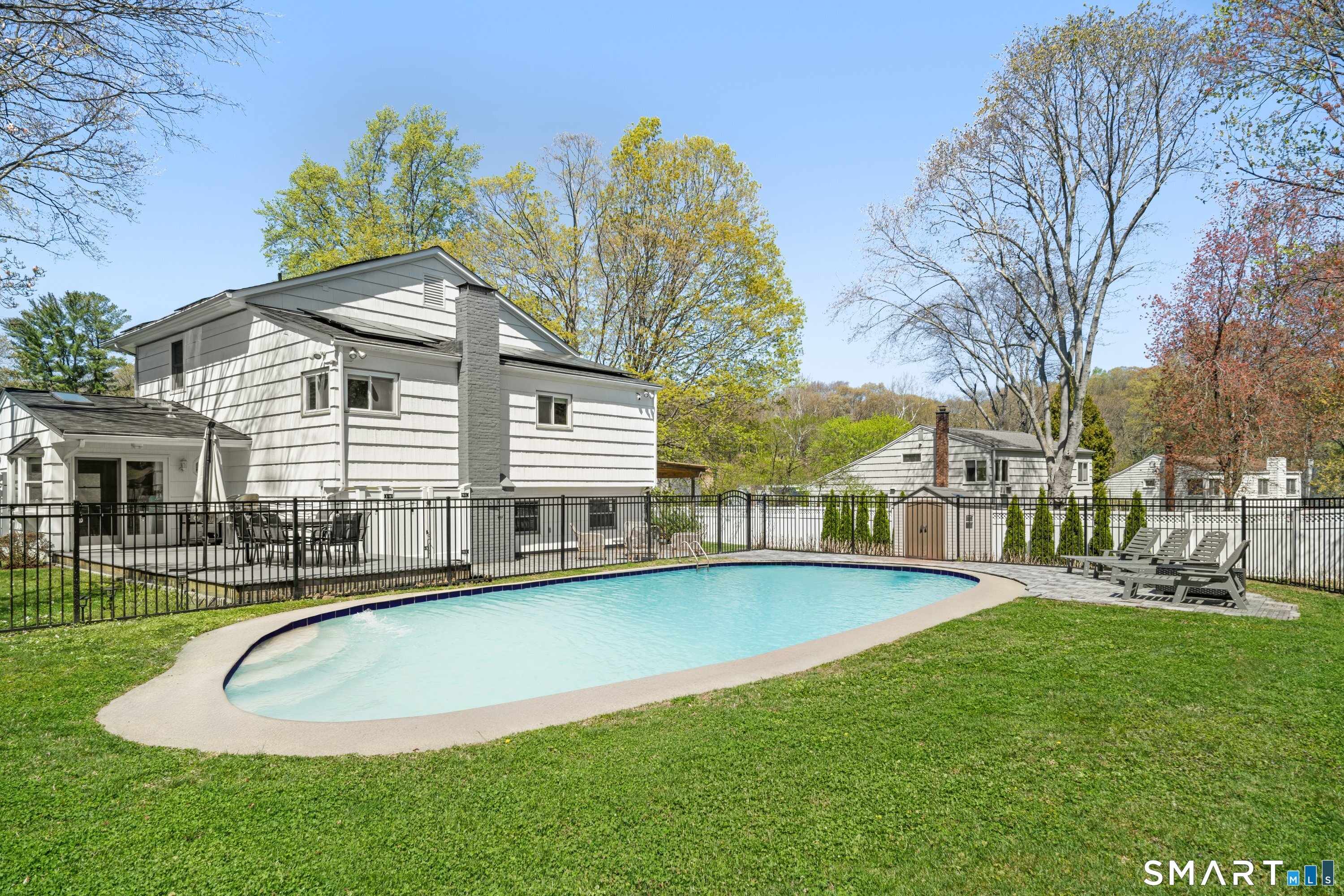11 Guyer Road Westport, CT 06880 - Photo 4 of 38