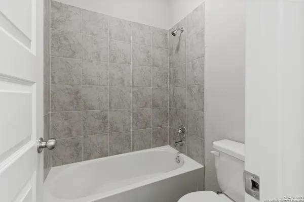 $2,500 | 2434 Dry Moss Way, San Antonio, TX 78224