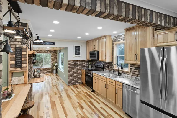 $595,000 | 26444 740th Avenue, Clarks Grove, MN 56016