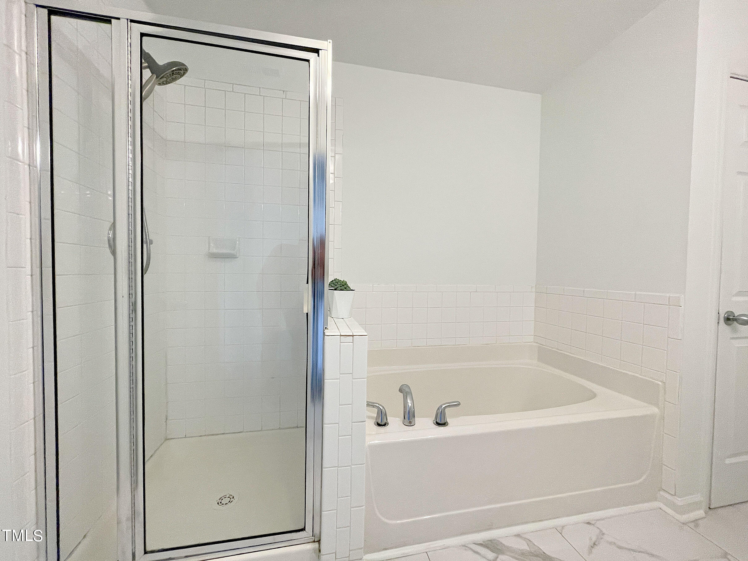 2210 Raven Road, Unit 109 Raleigh, NC 27614 - Photo 21 of 31 20240405_154119427_iOS