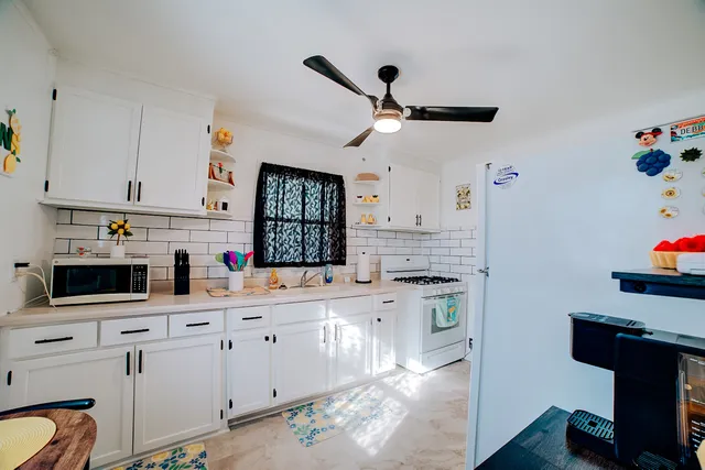 $79,900 | 122 West Harrison Avenue, Cissna Park, IL 60924