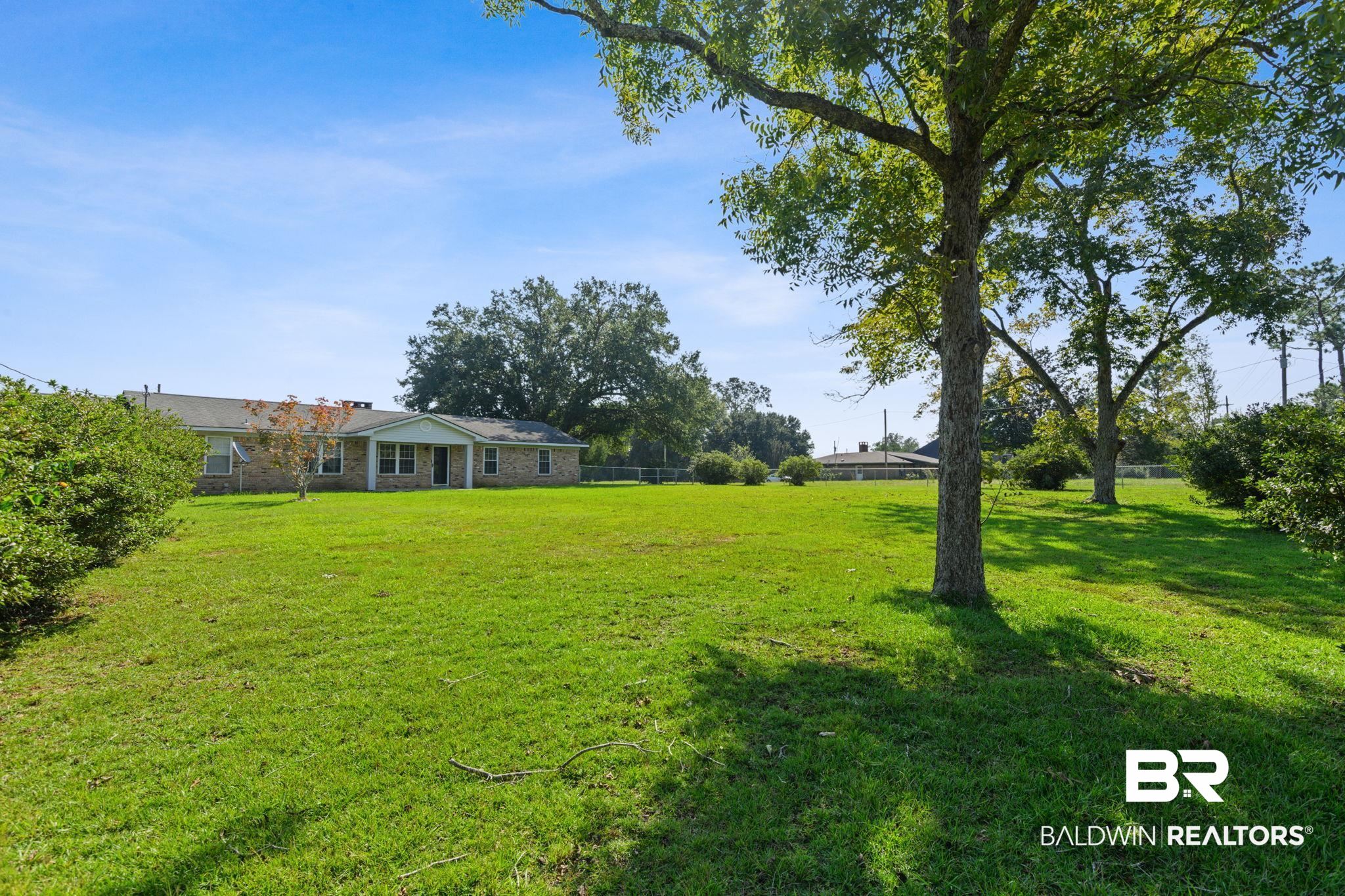 26710 Ernest Patterson Road Robertsdale, AL 36567 - Photo 4 of 37