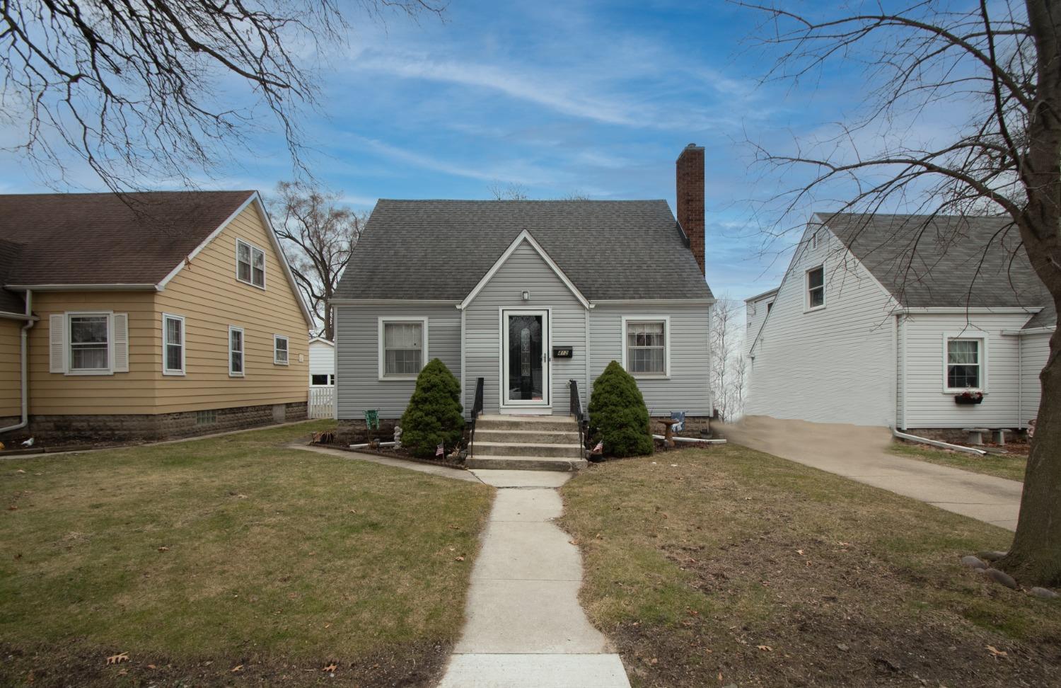 412 North Rensselaer Street Griffith, IN 46319 - Photo 1 of 18 1500x972