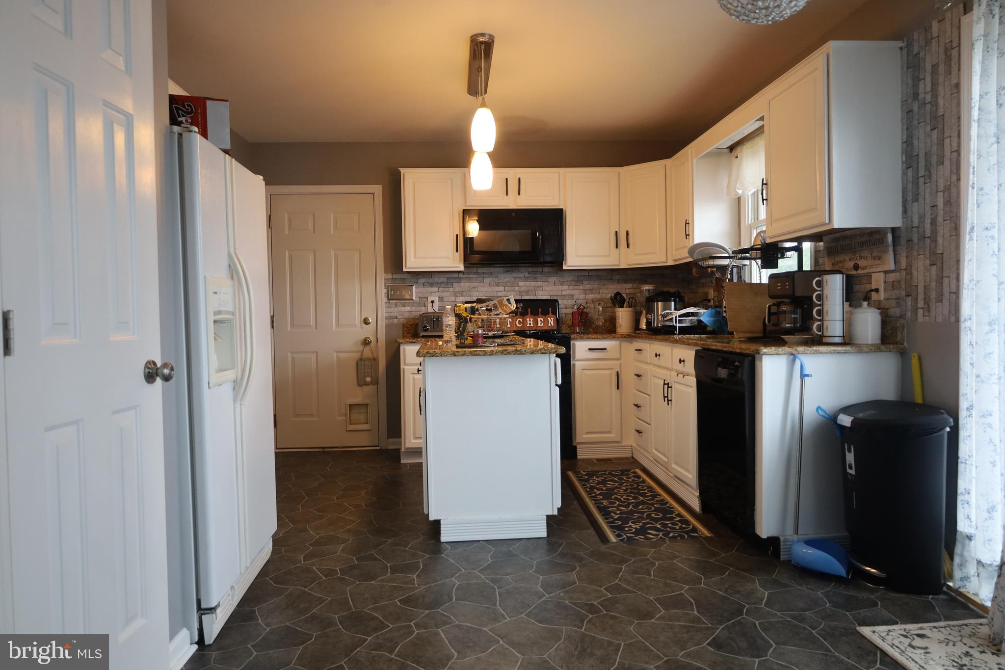 38 Wetherburn Road Enola, PA 17025 - Photo 3 of 26 Gallery Image 3