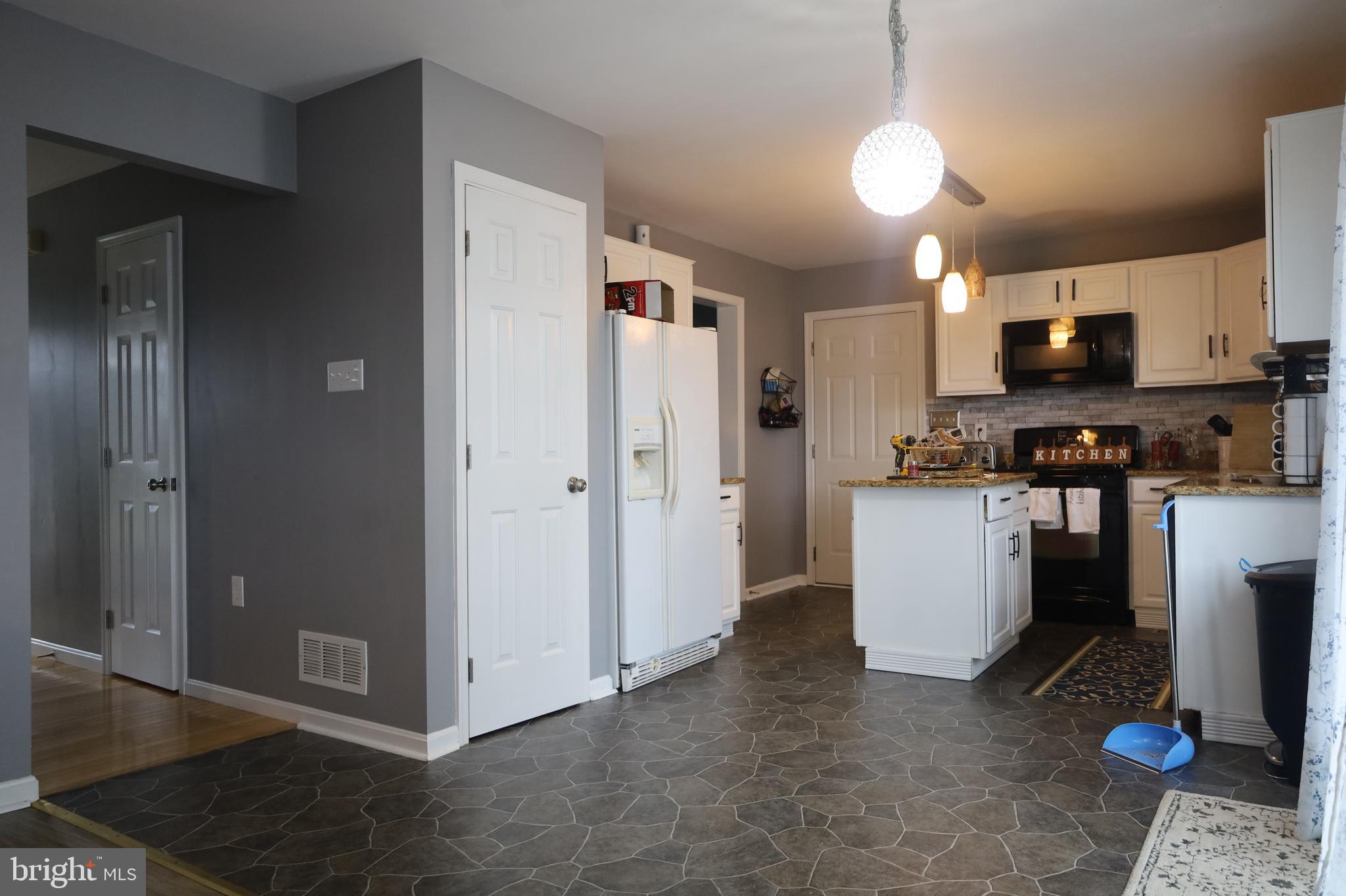 38 Wetherburn Road Enola, PA 17025 - Photo 6 of 26 Gallery Image 6