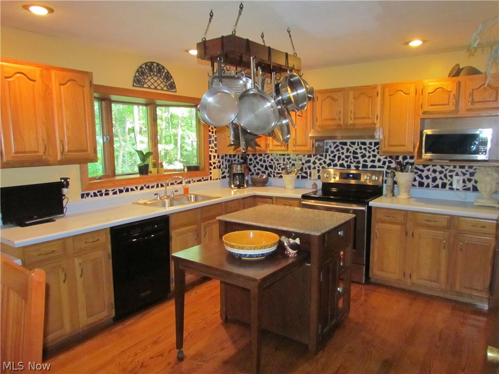 2081 Coon Road Akron, OH 44321 - Photo 8 of 25