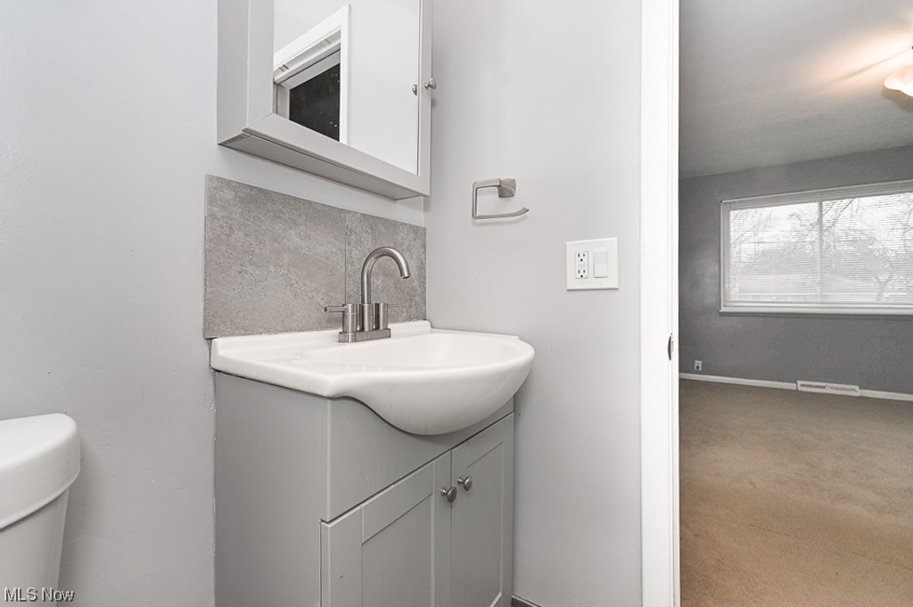 472 Harris Road Cleveland, OH 44143 - Photo 15 of 25 Gallery Image 15