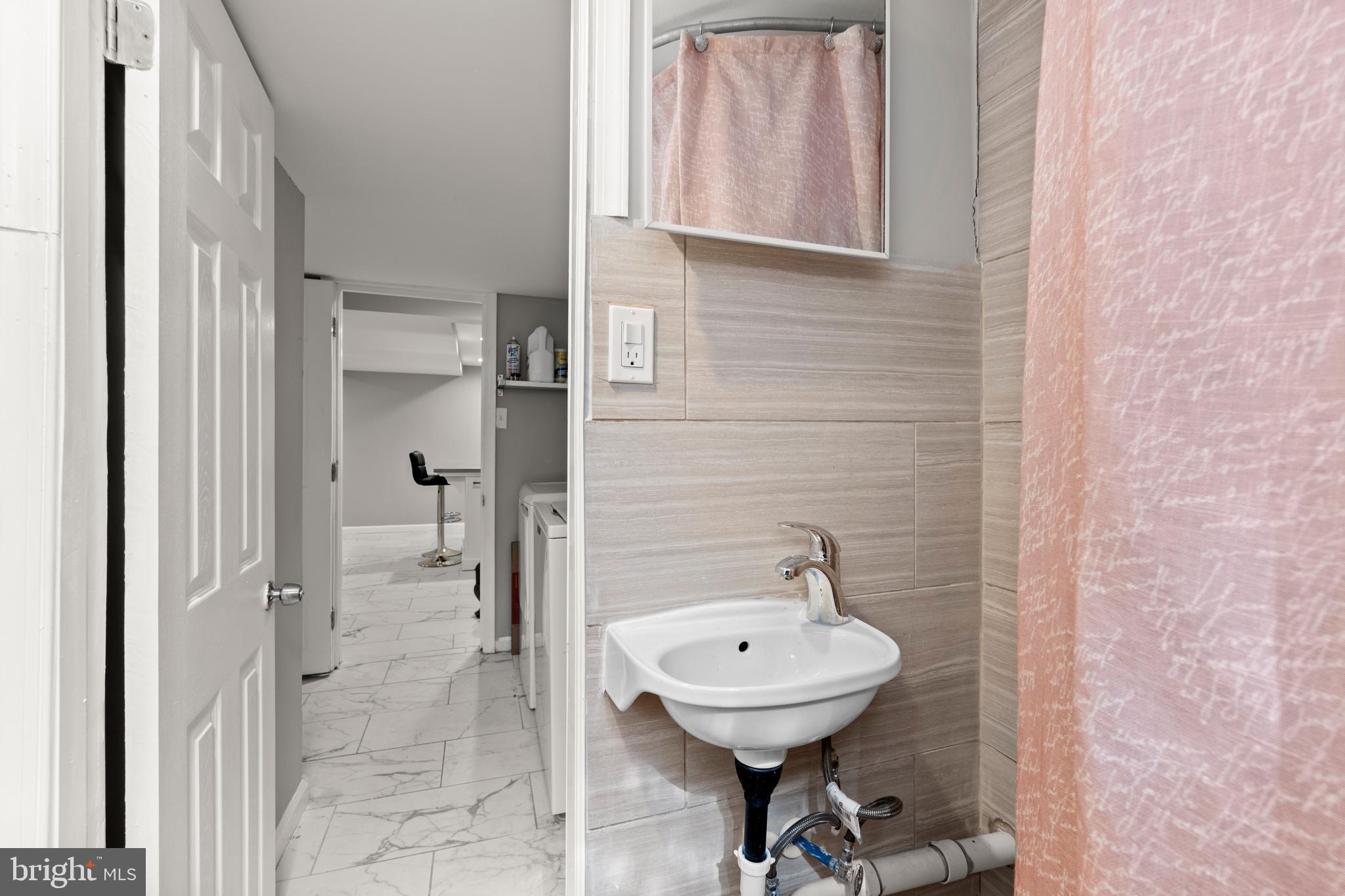 901 Locustvale Road Towson, MD 21204 - Photo 29 of 42 Lower Level Bath