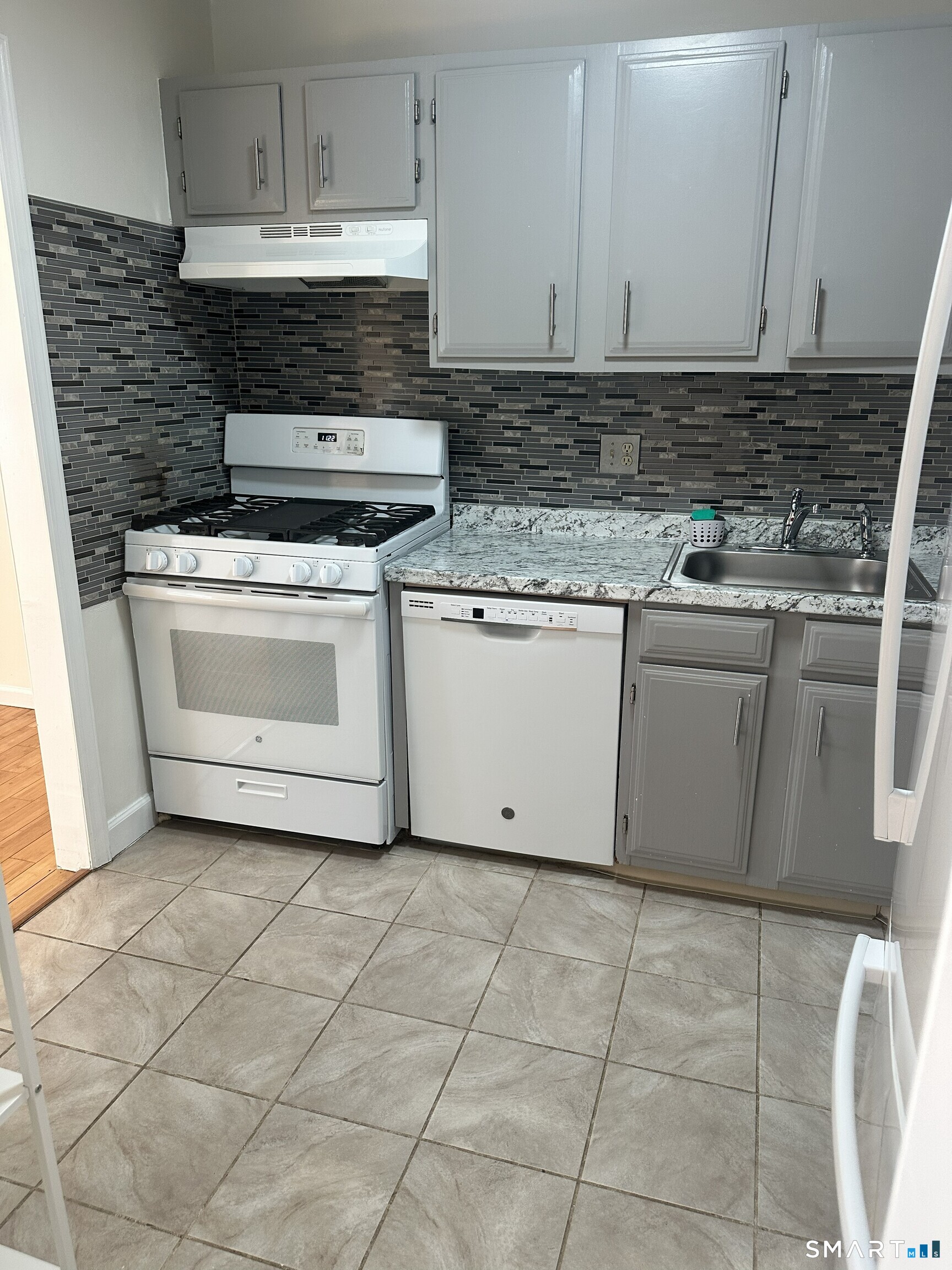 50 Greenhouse Road, Unit 33D Bridgeport, CT 06606 - Photo 12 of 24