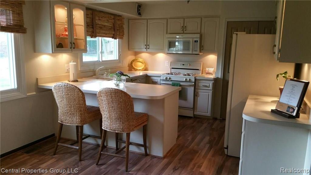 25263 Branchaster Road Farmington Hills, MI 48336 - Photo 14 of 30