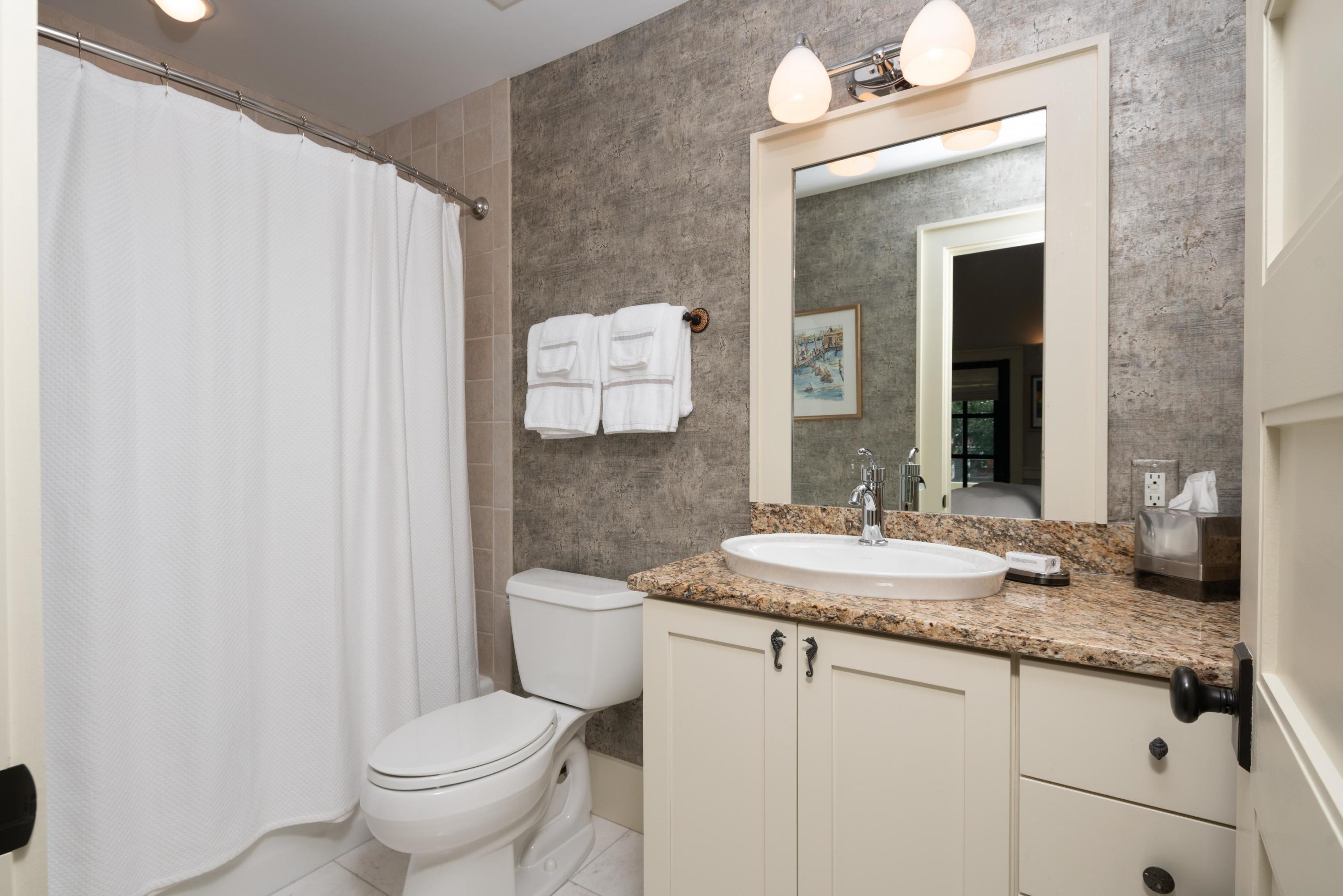 16 Edenton Road Mount Pleasant, SC 29464 - Photo 42 of 55 Carriage House Bathroom