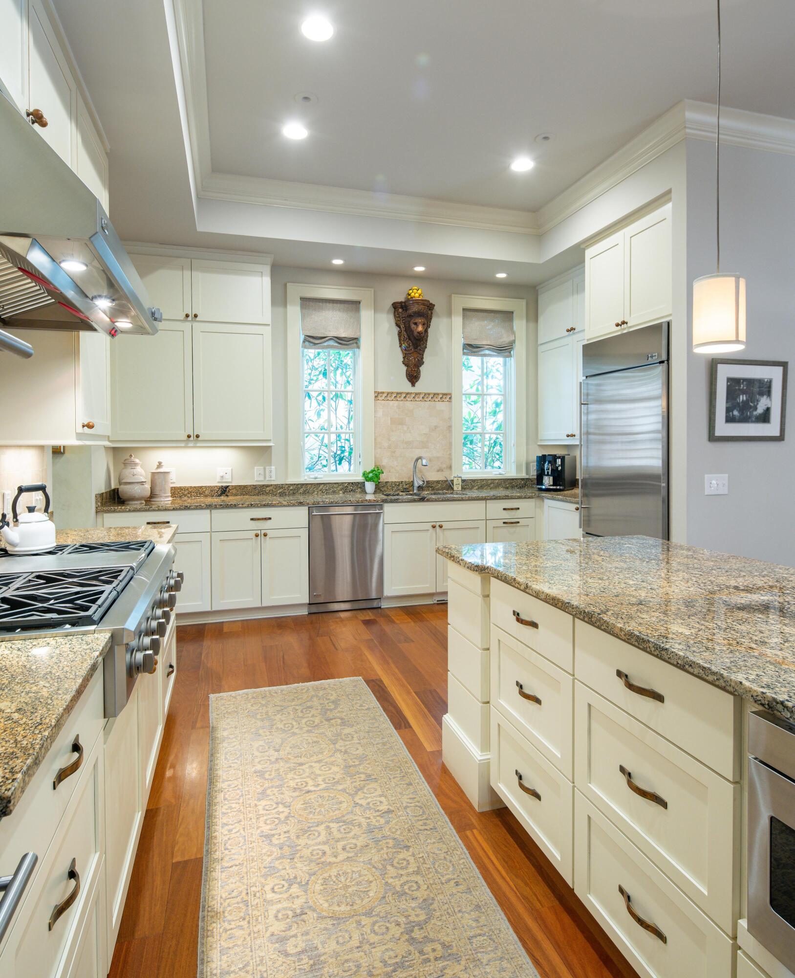 16 Edenton Road Mount Pleasant, SC 29464 - Photo 6 of 55 Kitchen