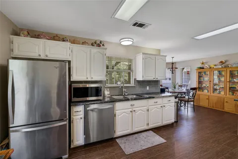 $464,900 | 220 Lake Oaks Boulevard, Coldspring, TX 77331