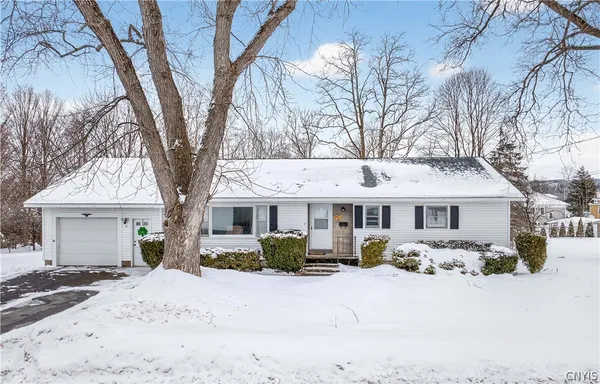 $339,000 | 9 Overbrook Crescent, New Hartford, NY 13413