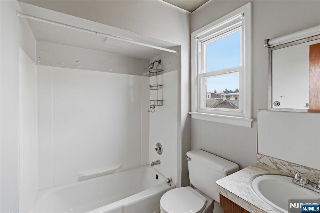 36 Edison Street, Unit 2 Bloomfield, NJ 07003 - Photo 12 of 23