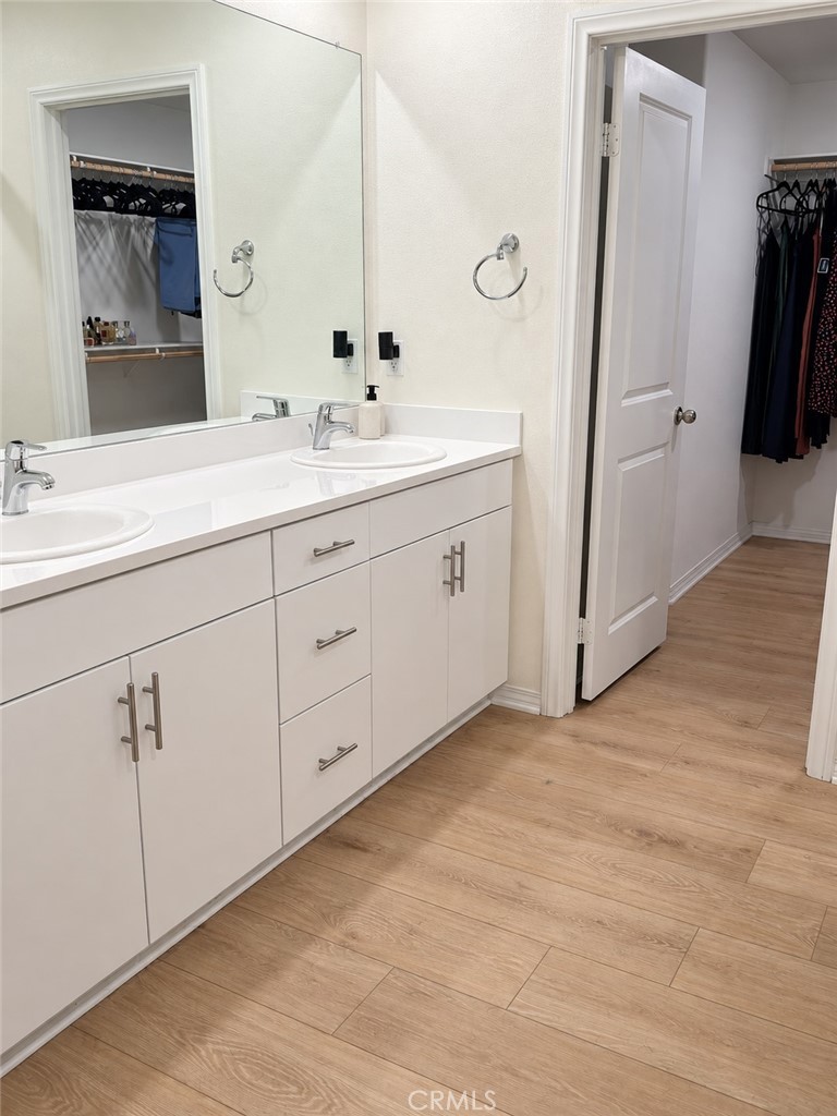 2511 Gunner Ridge Way Rialto, CA 92377 - Photo 11 of 13 Counter Master Bath