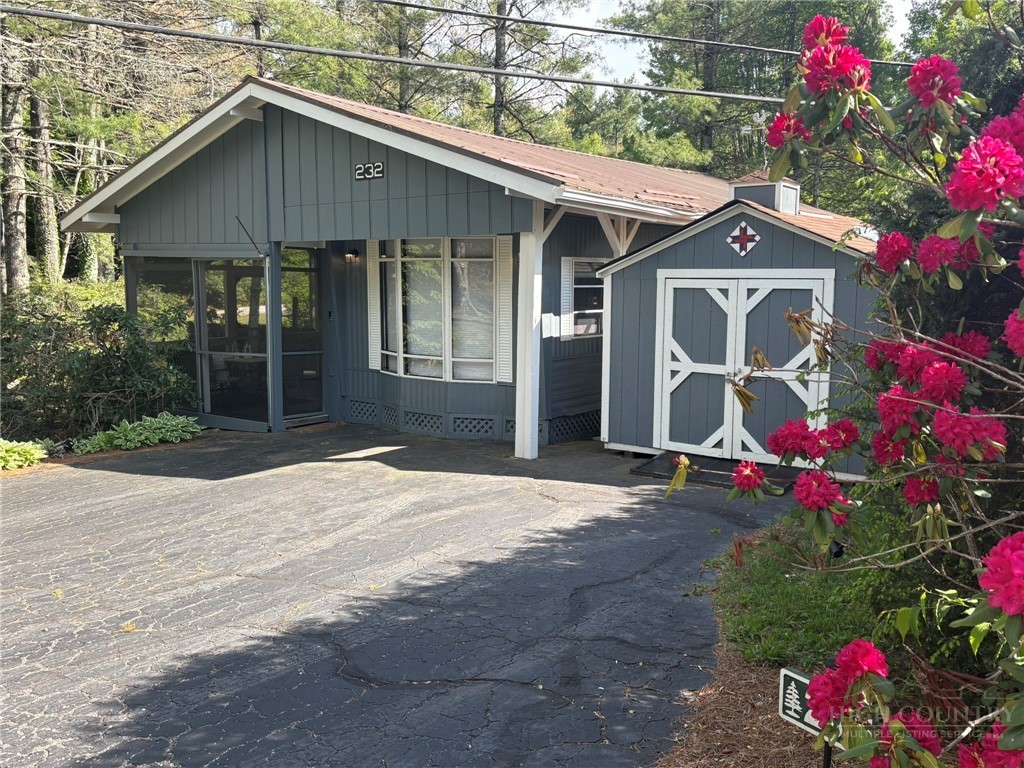 232 Trillium Road Newland, NC 28657 - Photo 1 of 36 Gallery Image 1