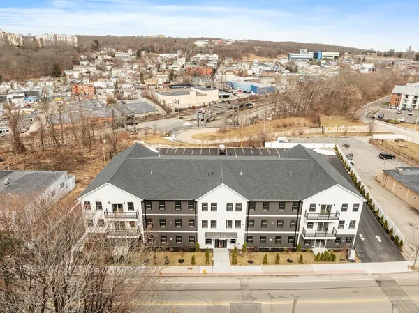 $2,100 | 631 Franklin Street, Unit 209, Worcester, MA 01604
