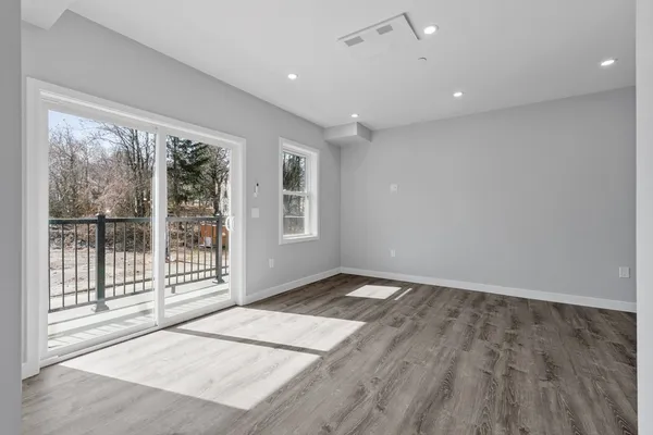 $2,100 | 631 Franklin Street, Unit 209, Worcester, MA 01604