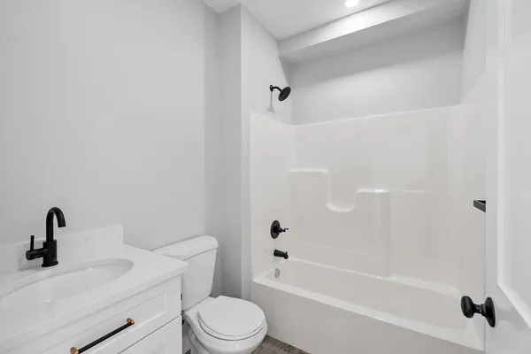 $2,100 | 631 Franklin Street, Unit 209, Worcester, MA 01604