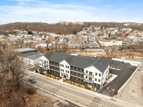 $2,100 | 631 Franklin Street, Unit 209, Worcester, MA 01604