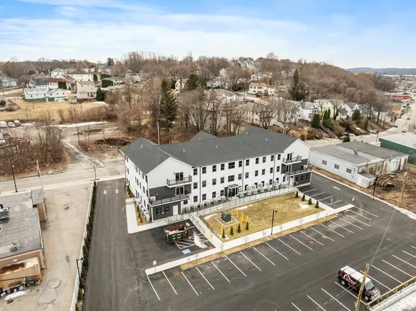$2,100 | 631 Franklin Street, Unit 209, Worcester, MA 01604