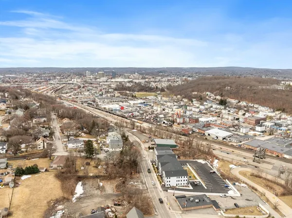 $2,100 | 631 Franklin Street, Unit 209, Worcester, MA 01604