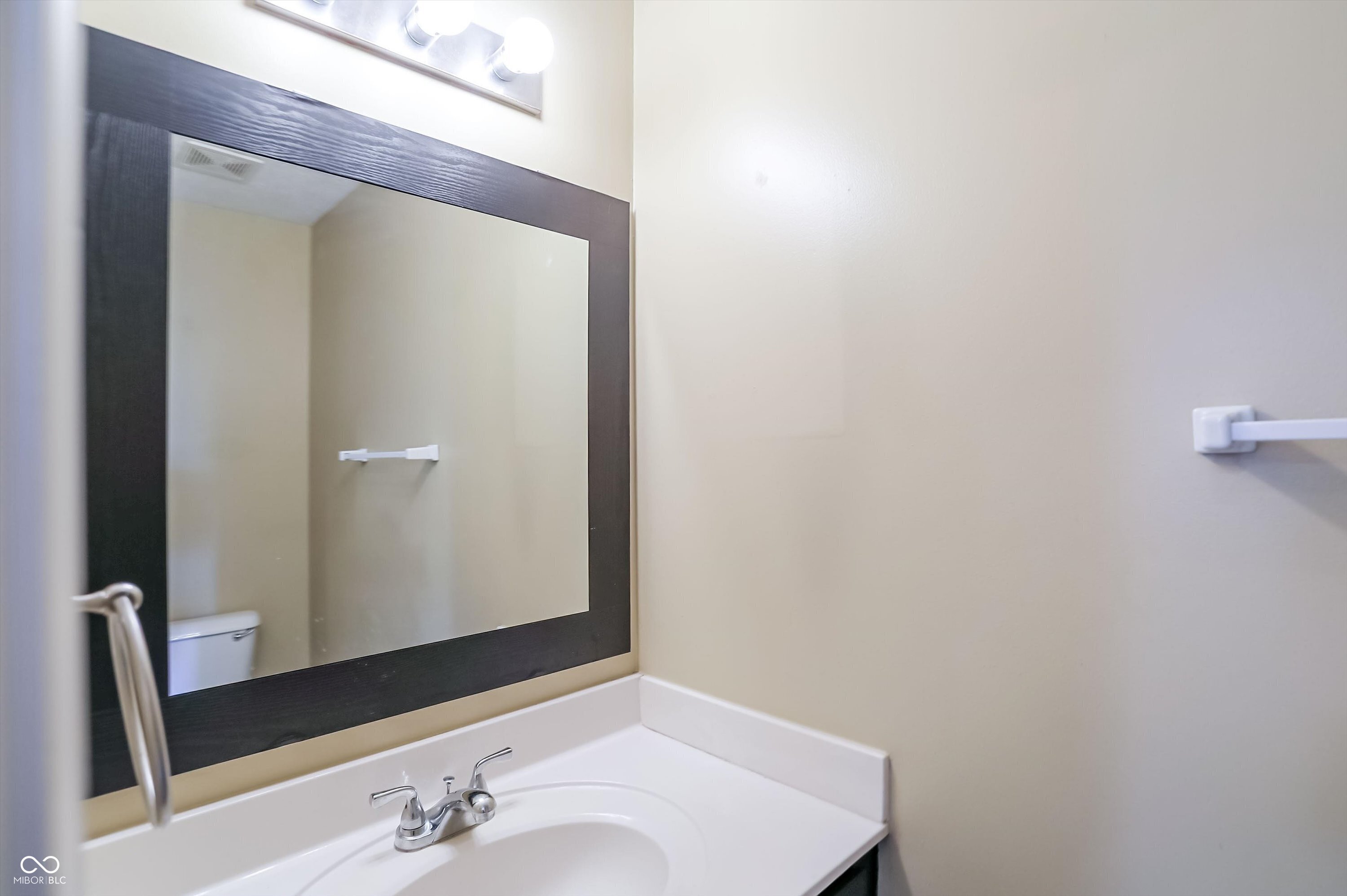 10611 Eric Court Fishers, IN 46037 - Photo 14 of 39