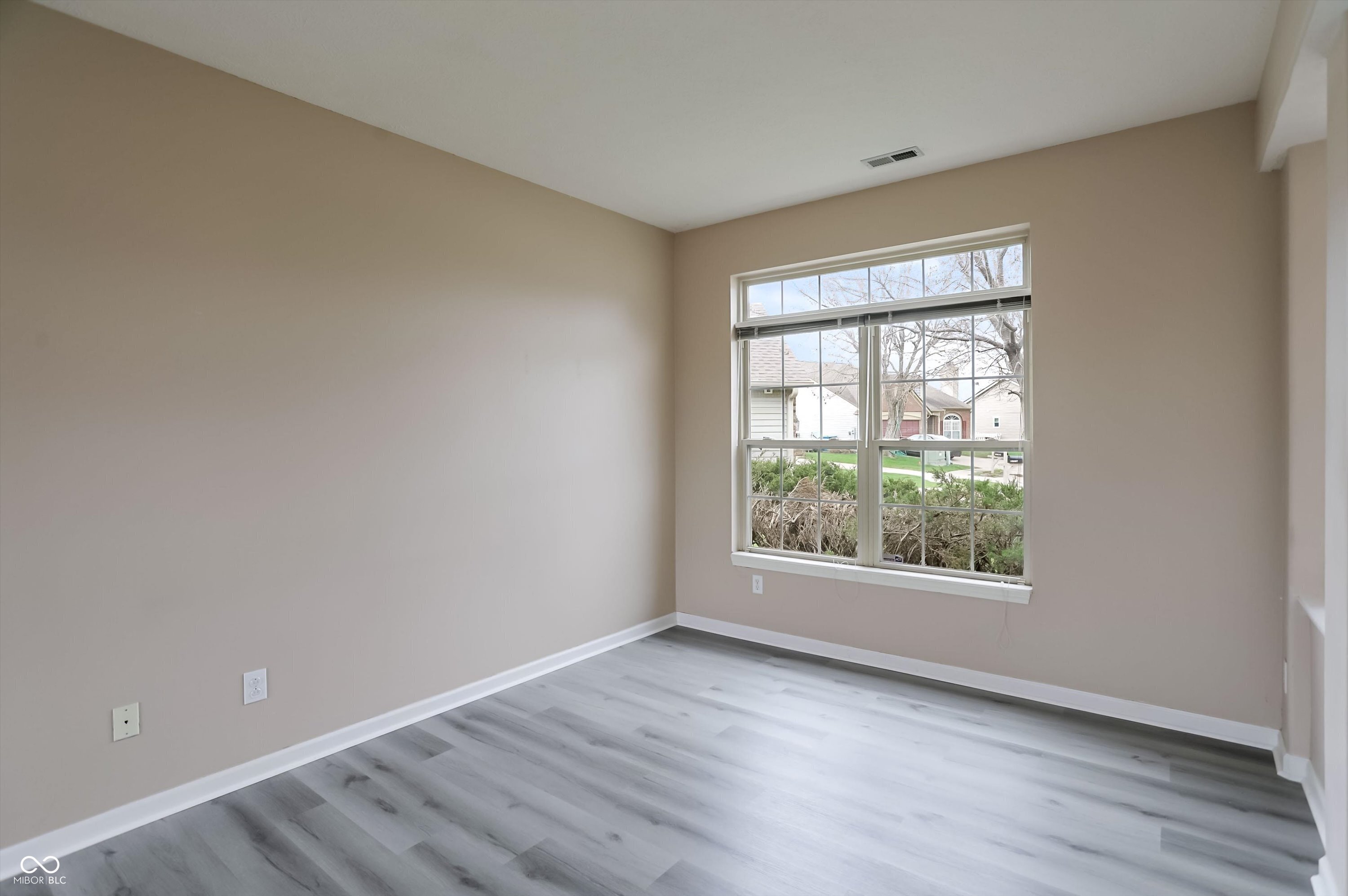 10611 Eric Court Fishers, IN 46037 - Photo 6 of 39