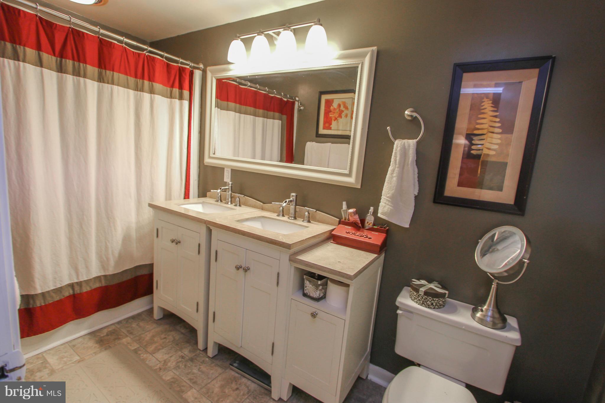15032 Rolling Ridge Road Haymarket, VA 20169 - Photo 14 of 30 Bath (Master)