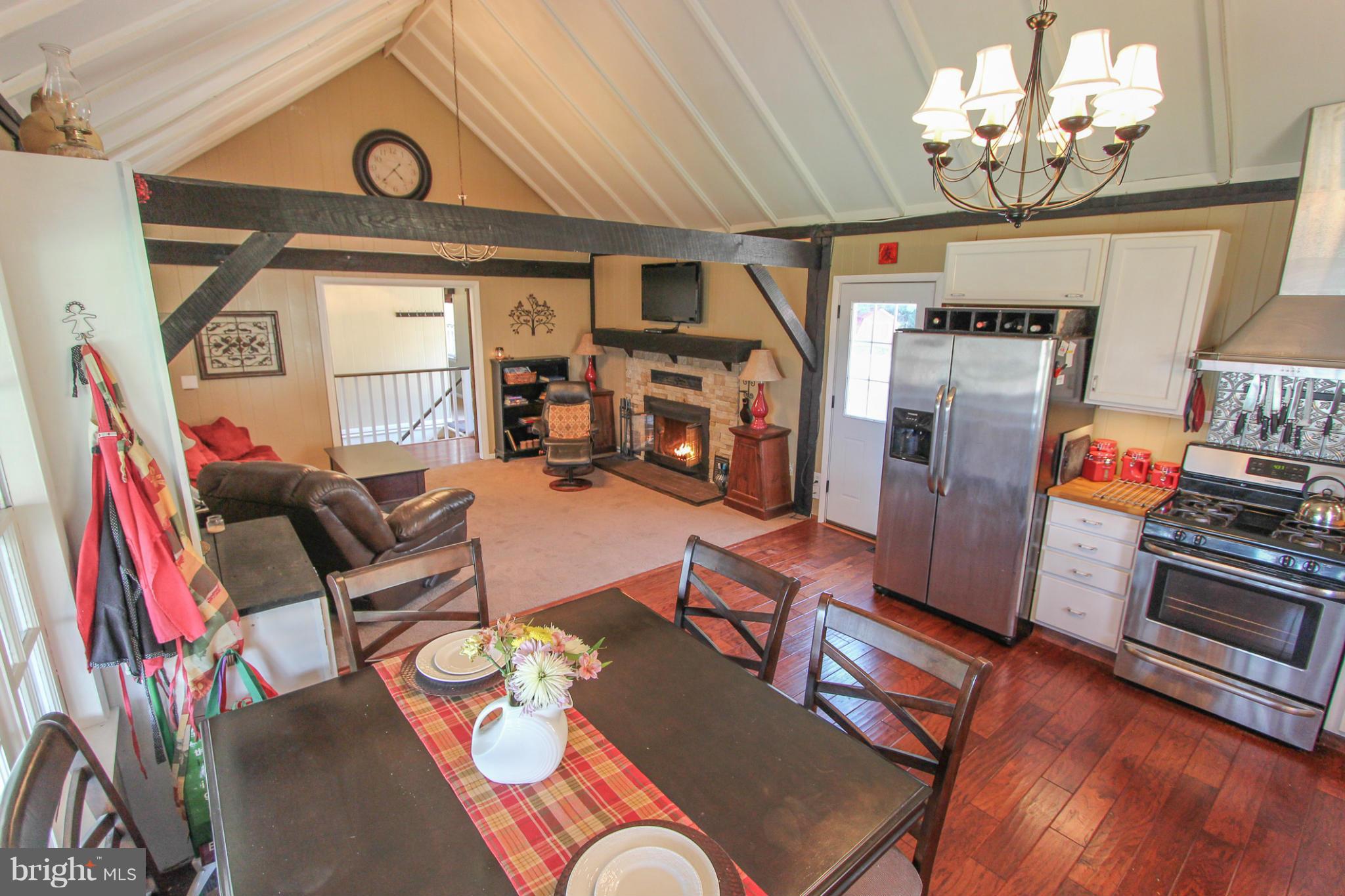 15032 Rolling Ridge Road Haymarket, VA 20169 - Photo 10 of 30 Living Room