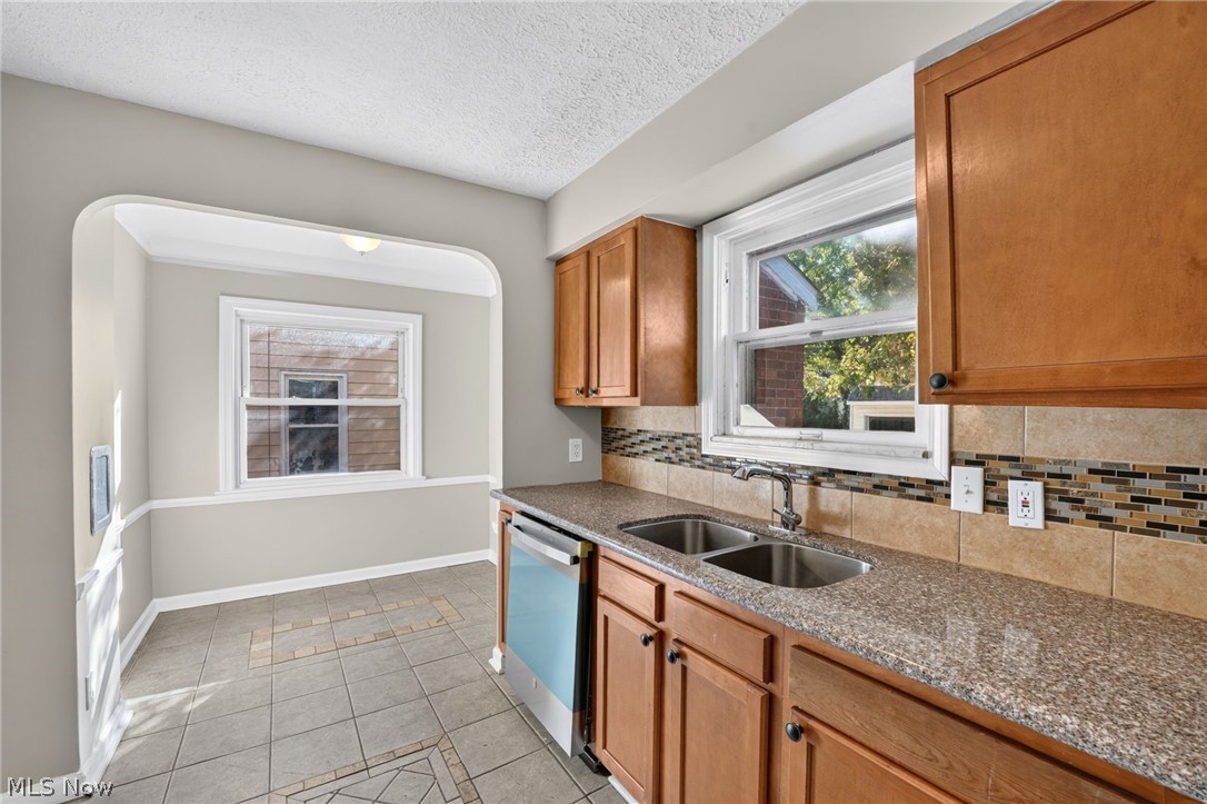 3846 Grosvenor Road South Euclid, OH 44118 - Photo 12 of 33 Gallery Image 12