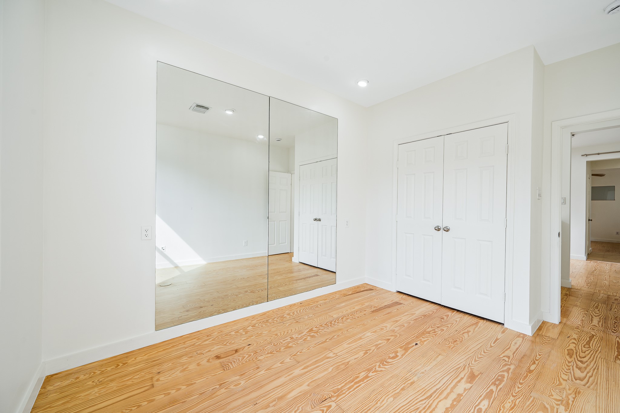 235 Malone Street Houston, TX 77007 - Photo 22 of 46 a view of empty room