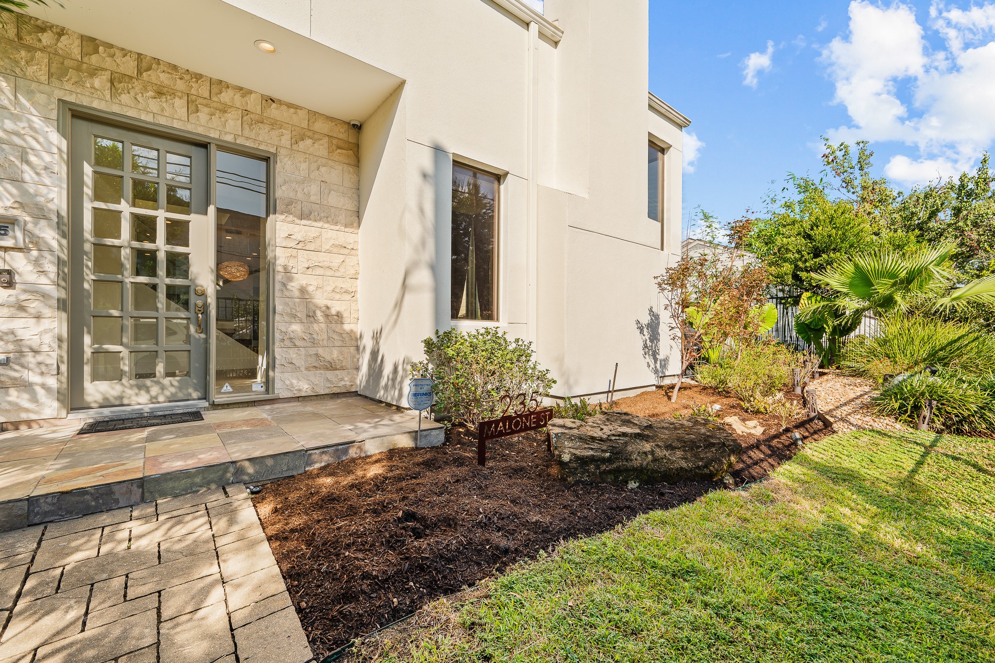 235 Malone Street Houston, TX 77007 - Photo 7 of 46 a view of a entryway front of house
