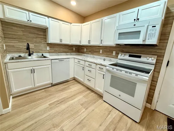 $1,450 | 1535 North Jackson Avenue, University City, MO 63130