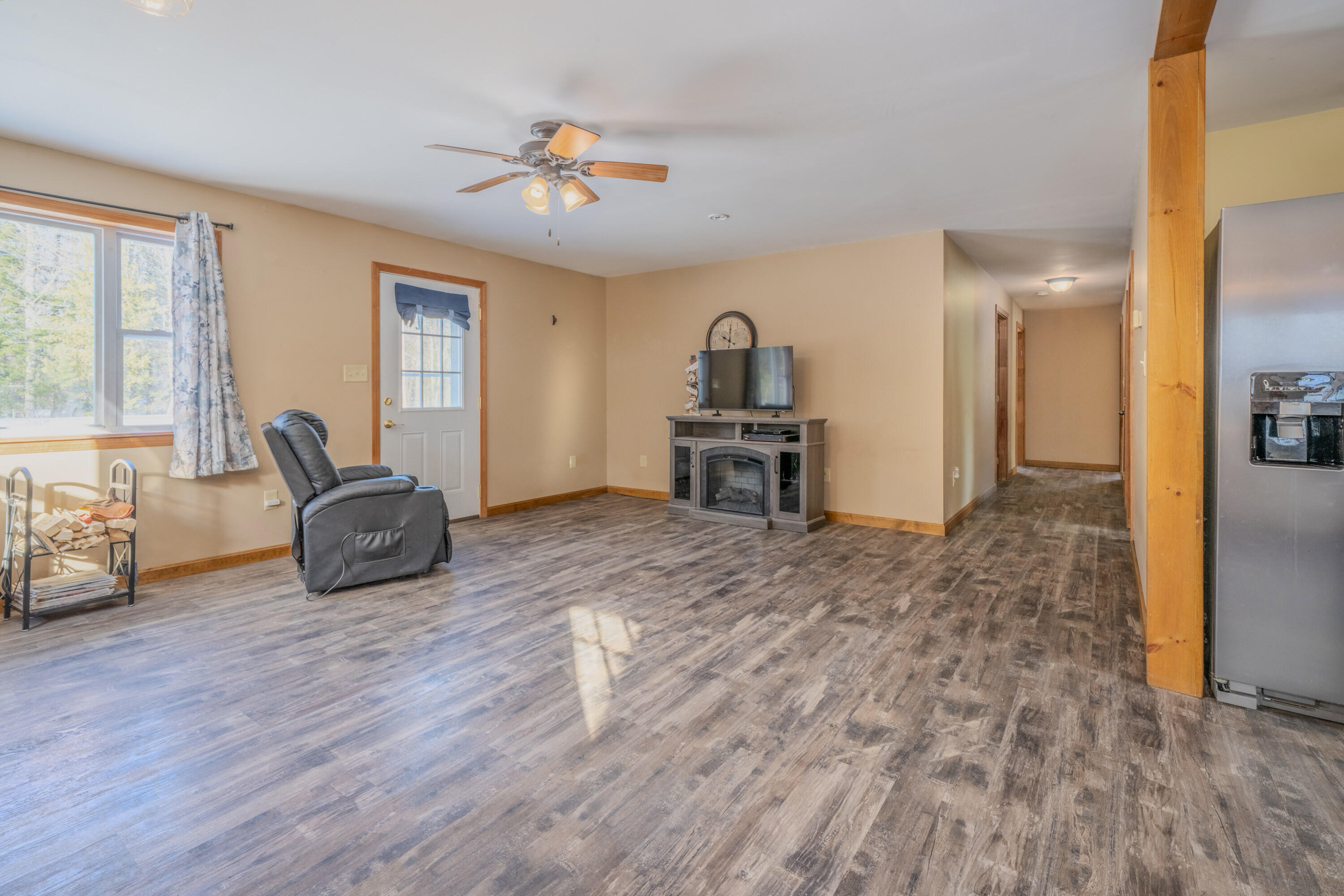 59 Rutland Road Troy, ME 04987 - Photo 9 of 37 Livingroom