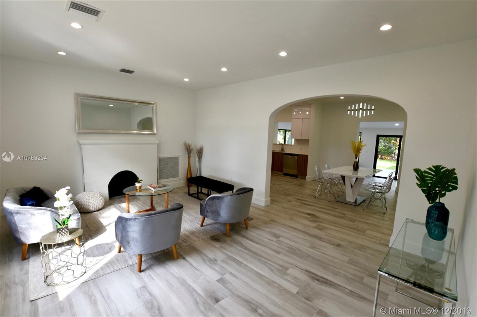 229 Southwest 23rd Road Miami, FL 33129 - Photo 2 of 23