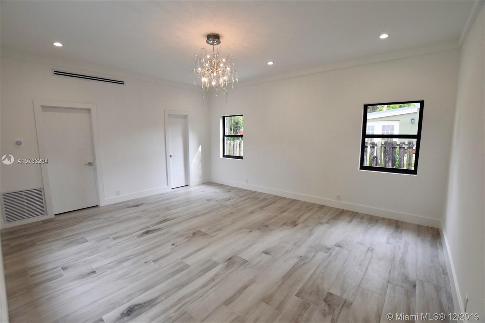 229 Southwest 23rd Road Miami, FL 33129 - Photo 11 of 23