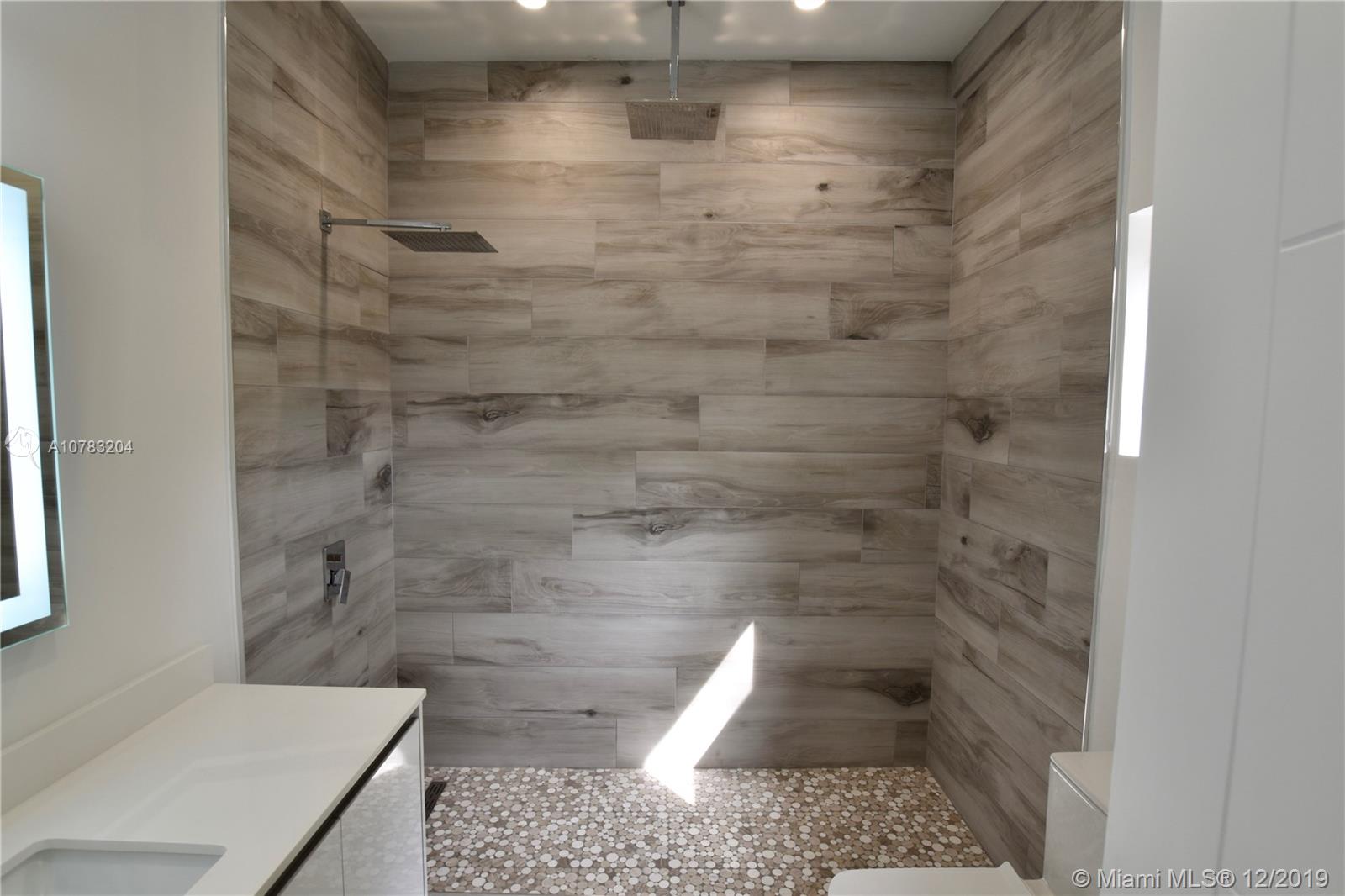 229 Southwest 23rd Road Miami, FL 33129 - Photo 15 of 23