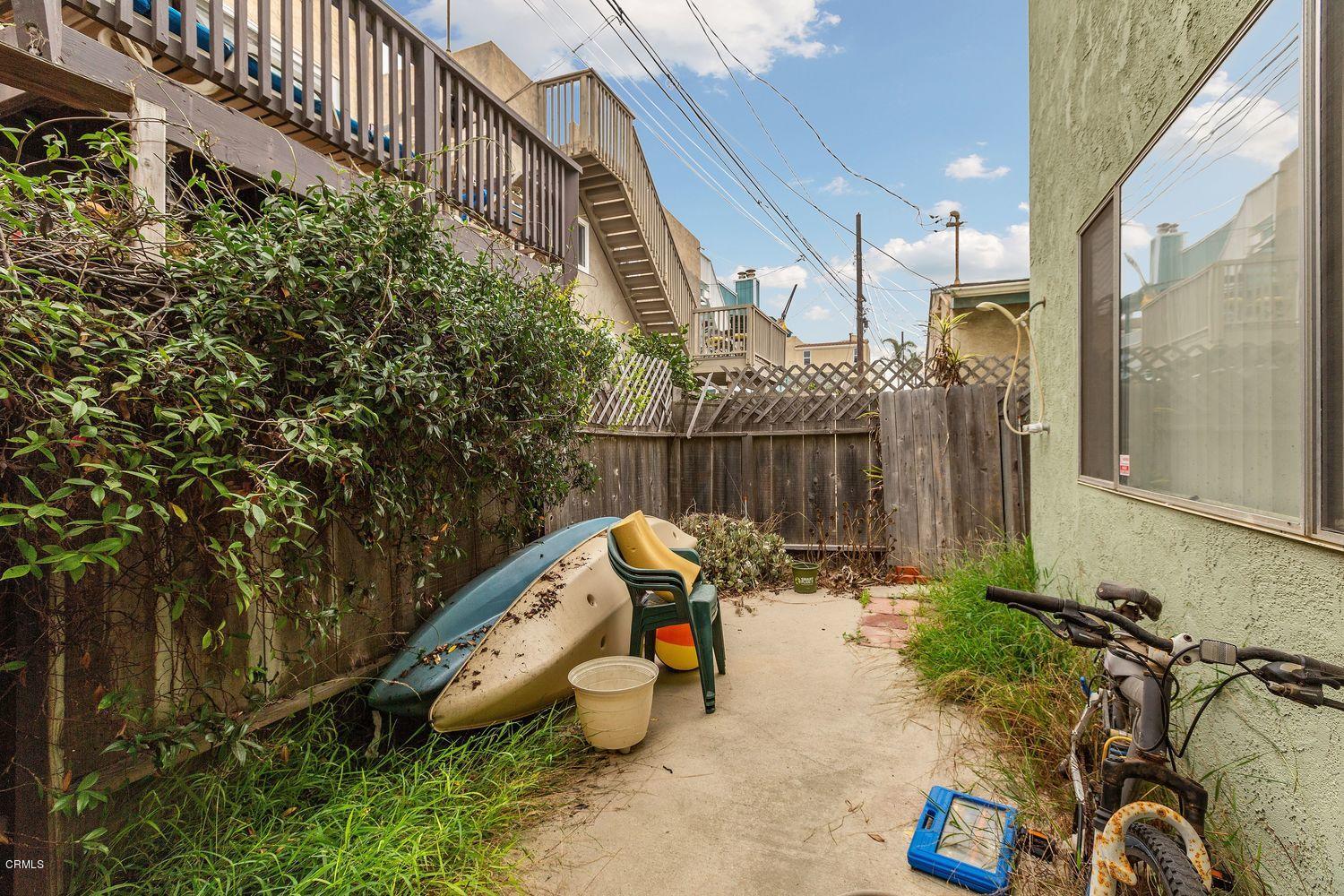 109 Tujunga Avenue Oxnard, CA 93035 - Photo 19 of 23 016_109-tujunga-avenue-oxnard-ca-usa-017
