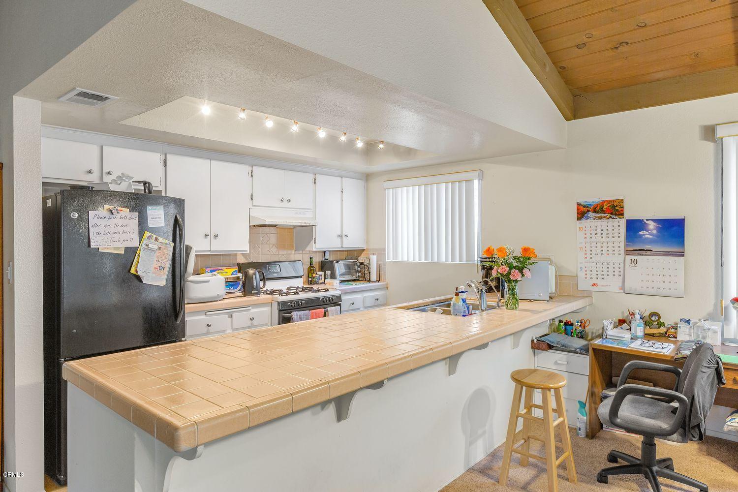 109 Tujunga Avenue Oxnard, CA 93035 - Photo 9 of 23 007_109-tujunga-avenue-oxnard-ca-usa-012