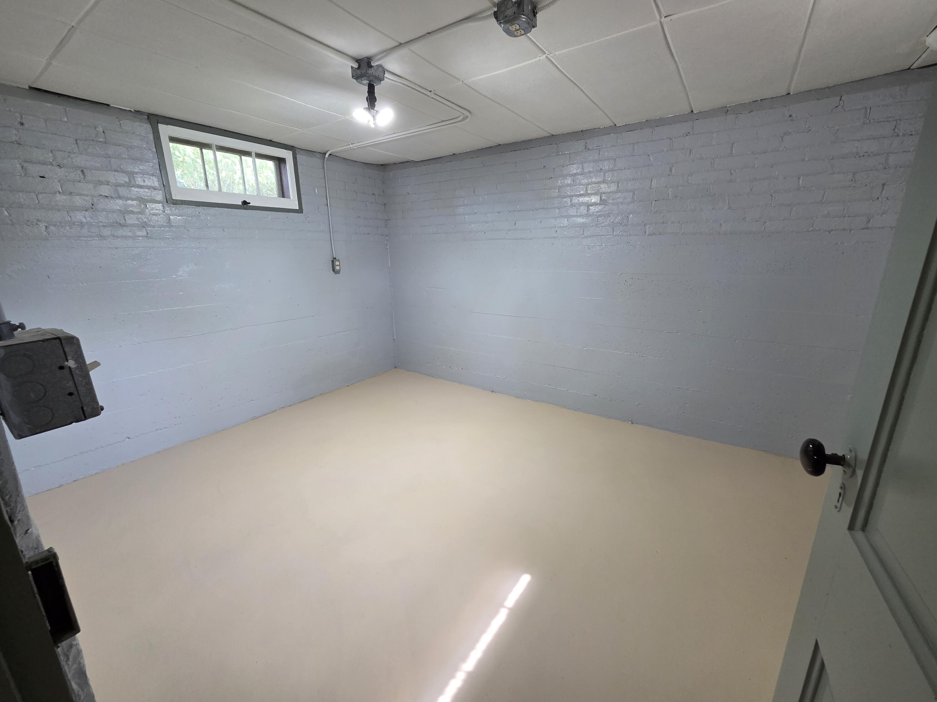 1415 Glenwood Street Two Rivers, WI 54241 - Photo 26 of 43 20250527_152349