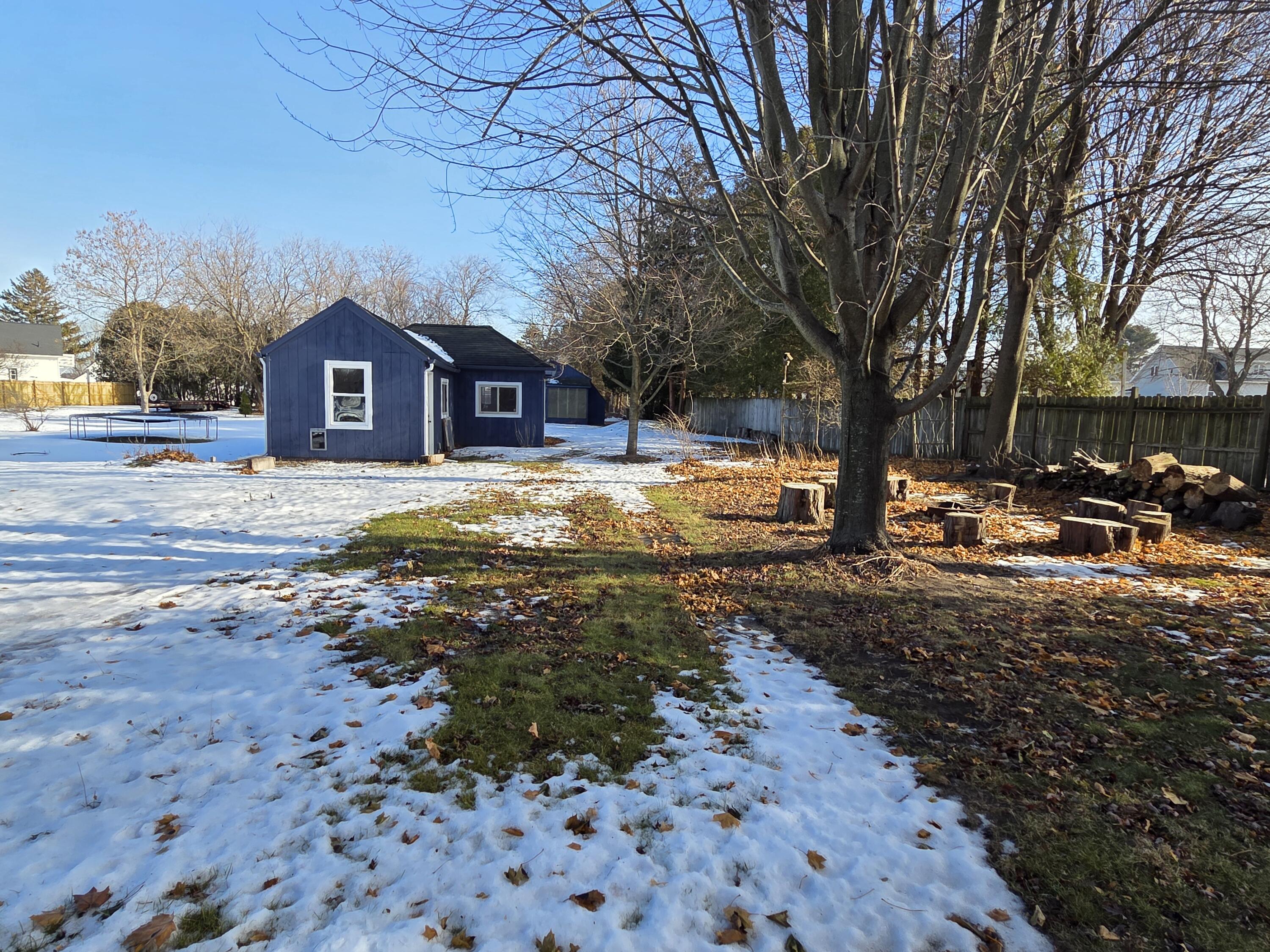 1415 Glenwood Street Two Rivers, WI 54241 - Photo 4 of 43 20251223_114232