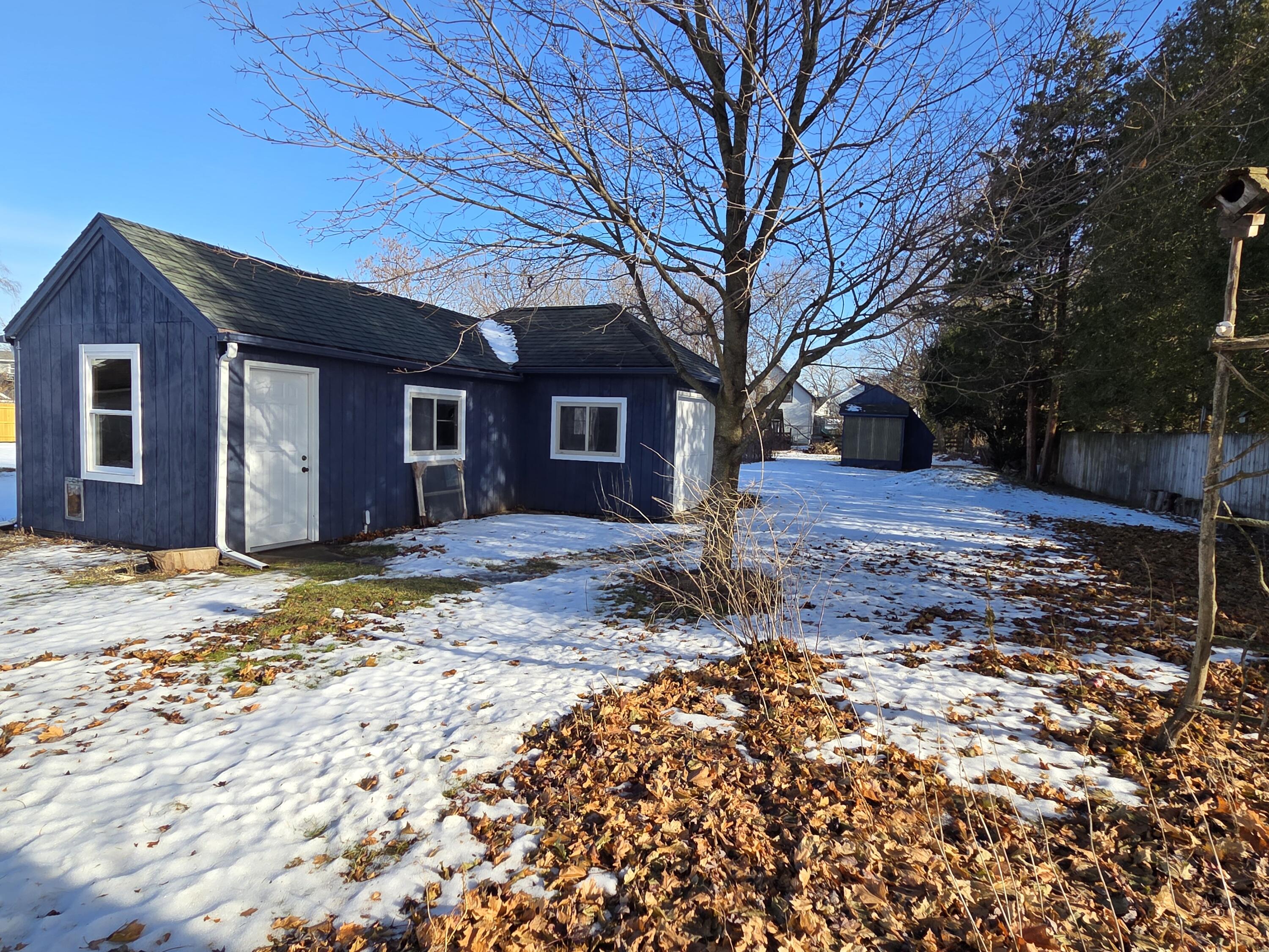 1415 Glenwood Street Two Rivers, WI 54241 - Photo 5 of 43 20251223_114245