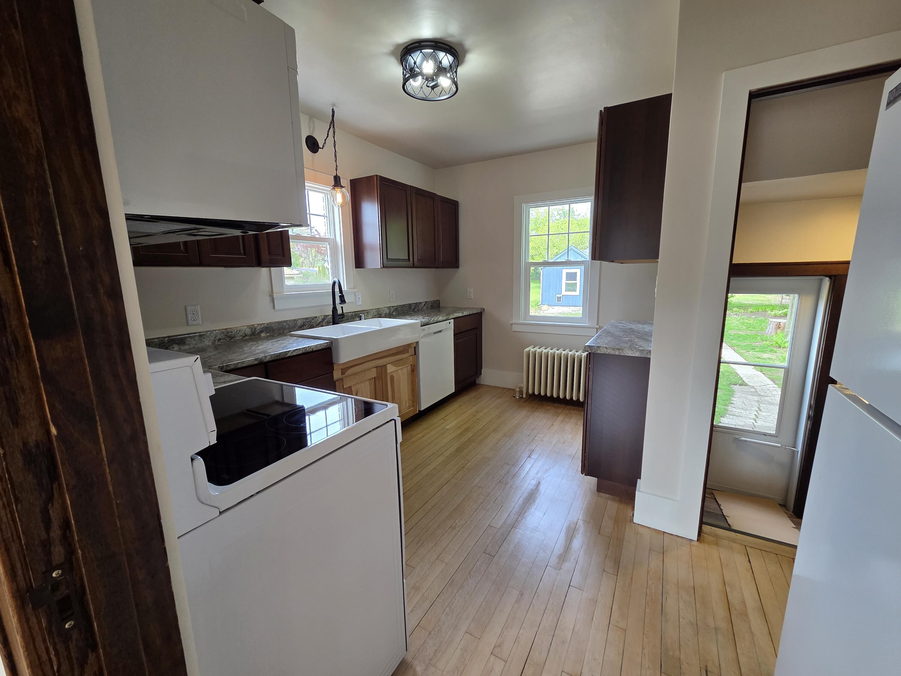 1415 Glenwood Street Two Rivers, WI 54241 - Photo 6 of 43 20250527_152304