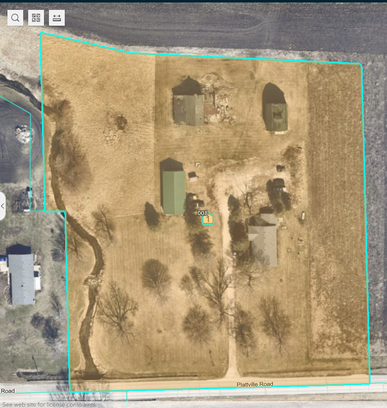 8725 Plattville Road Newark, IL 60541 - Photo 2 of 34 a bathroom with a shower